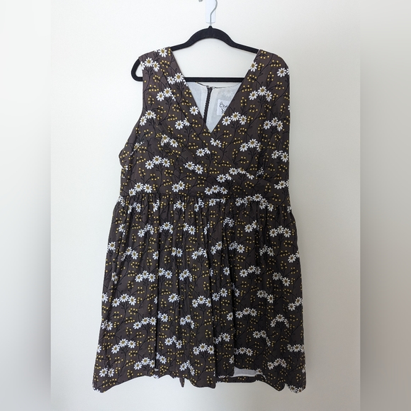 Bea+ Dot Modcloth Floral Dress Size 2X - Picture 5 of 5